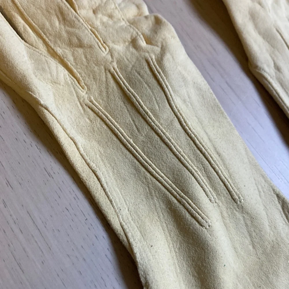 Vintage Yellow Leather Gloves, 6 1/2, women’s made in England elegant soft